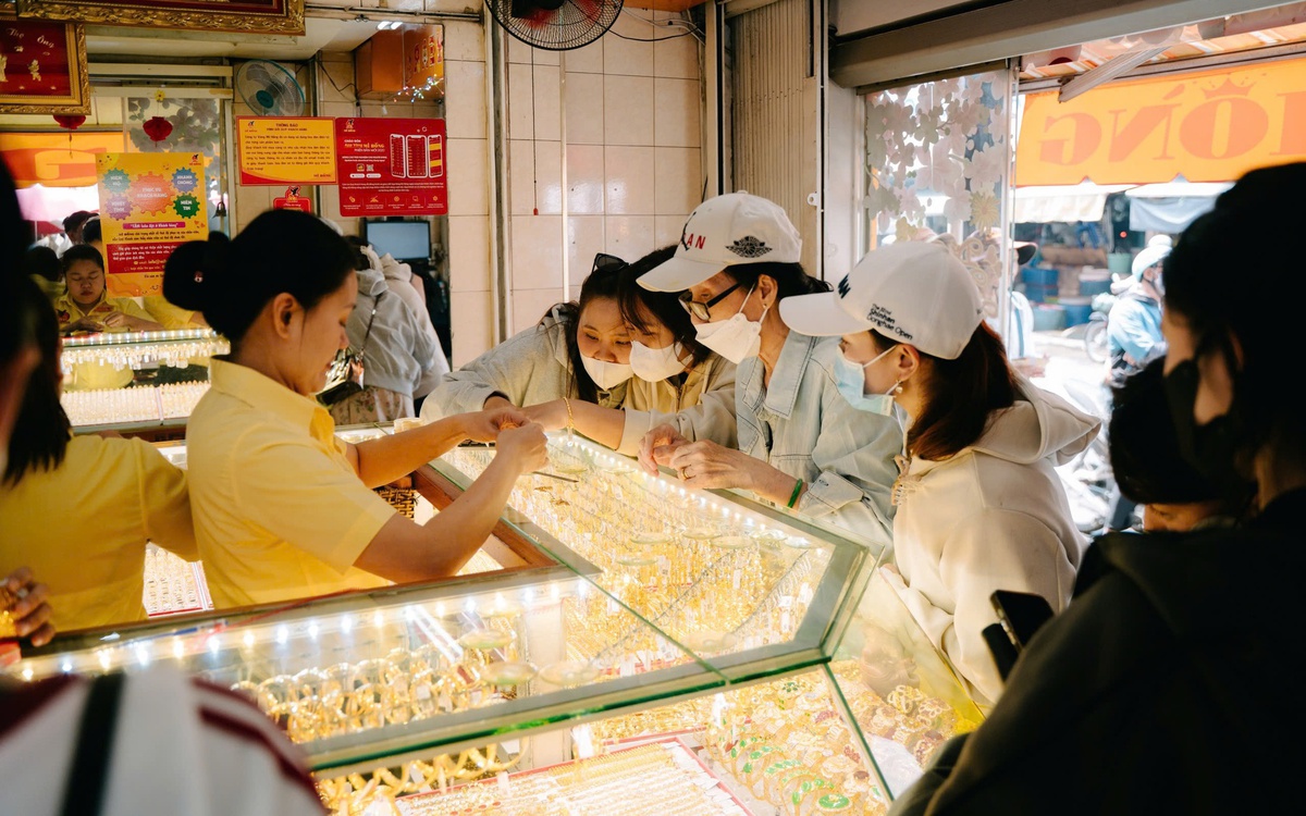 Giá vàng tăng sốc, cao nhất mọi thời đại