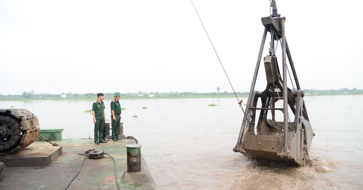 Mở hàng loạt mỏ cát để cung cấp cho các dự án giao thông