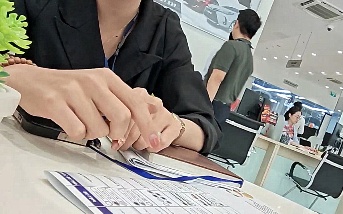 'Thế giới ngầm' bán xe sang Toyota: Mua bán hai giá, ngành thuế phải vào cuộc