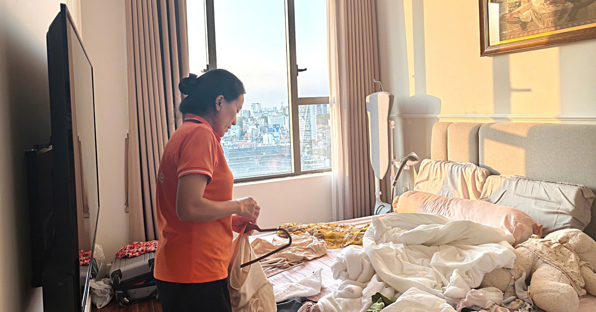 Đặt giúp việc nhà qua app: Chủ nhà bớt chi phí, người làm hết thời 'ở đợ'