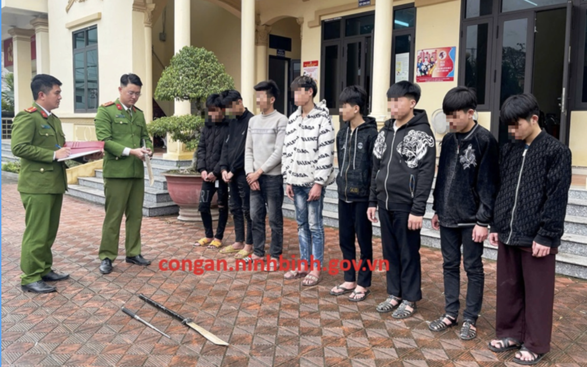 Triệu tập nhóm thanh thiếu nên 'đánh nhầm người'