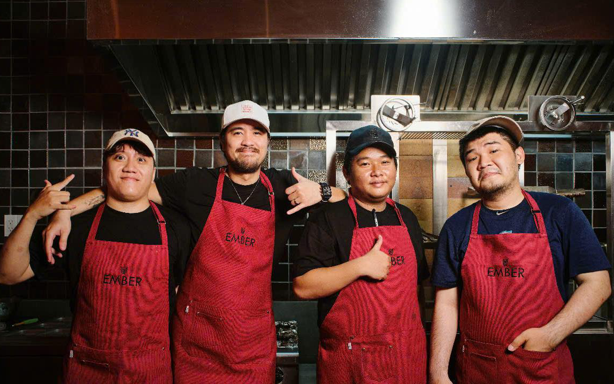 Tốt nghiệp ngành tài chính, thành lãng tử quán mì trộn