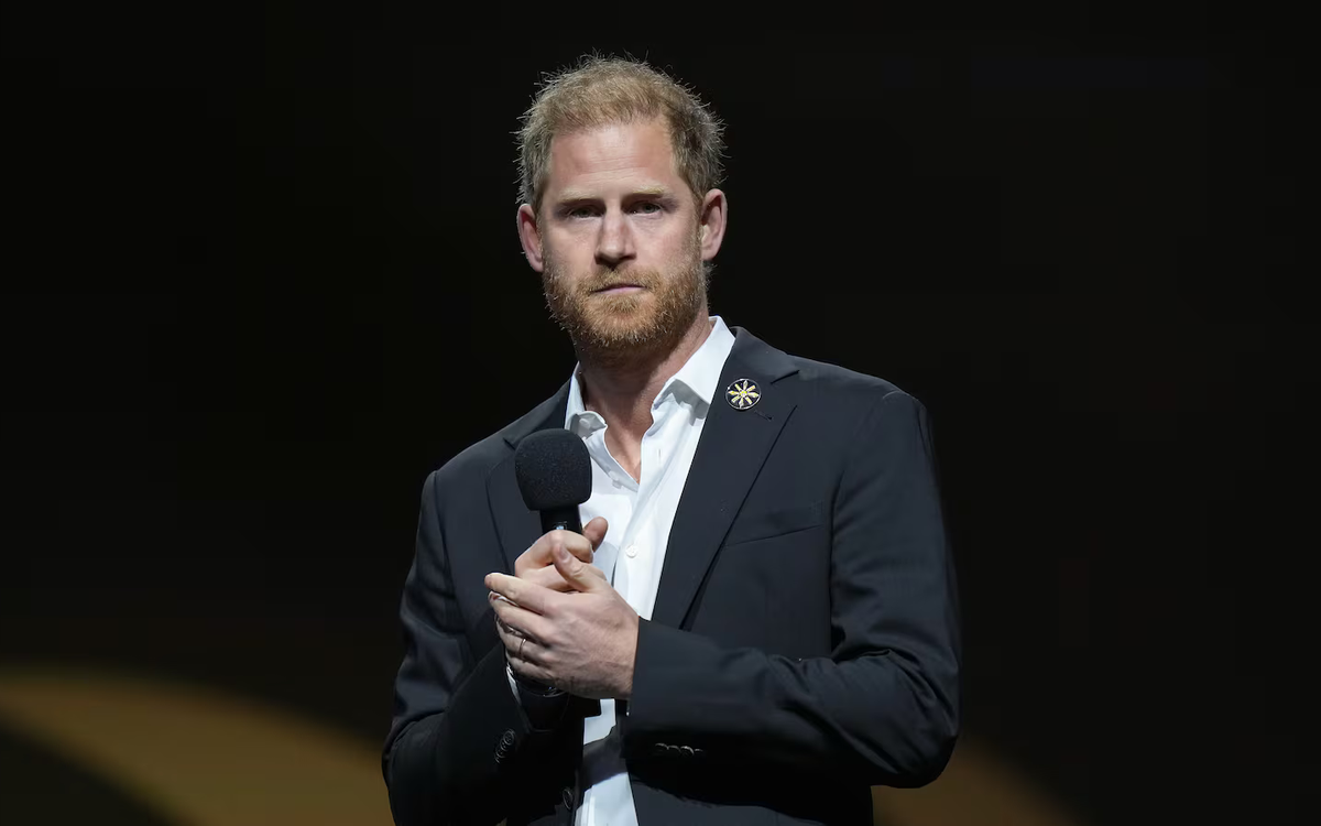 Chủ tịch tổ chức từ thiện cáo buộc Hoàng tử Harry quấy rối và bắt nạt