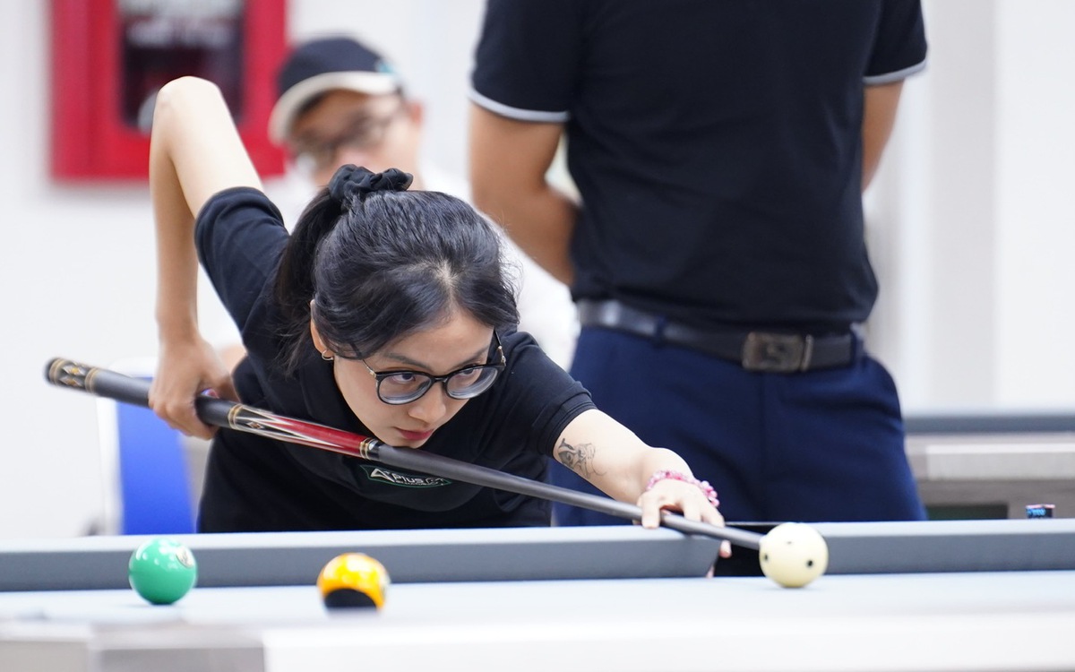 Nữ cơ thủ xinh đẹp vô địch kịch tính Giải billiards pool sinh viên TP.HCM