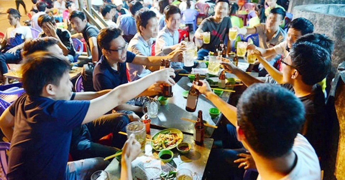 6 người nhập viện nghi ngộ độc sau khi uống rượu trái cây, một bệnh nhân tổn thương não