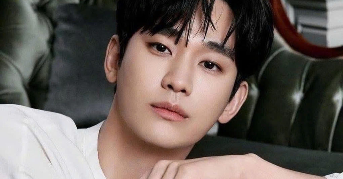 Kim Soo Hyun họp báo khẩn cấp