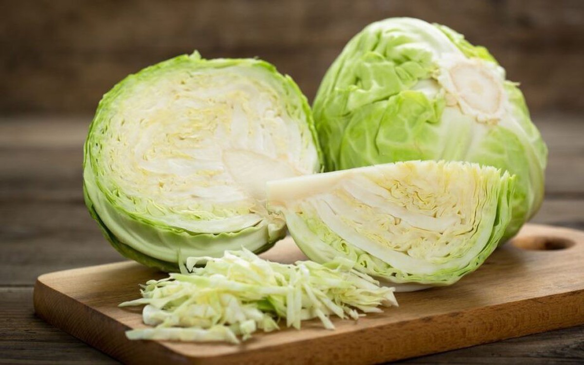 Giá trị dinh dưỡng bất ngờ khi ăn rau bắp cải sống