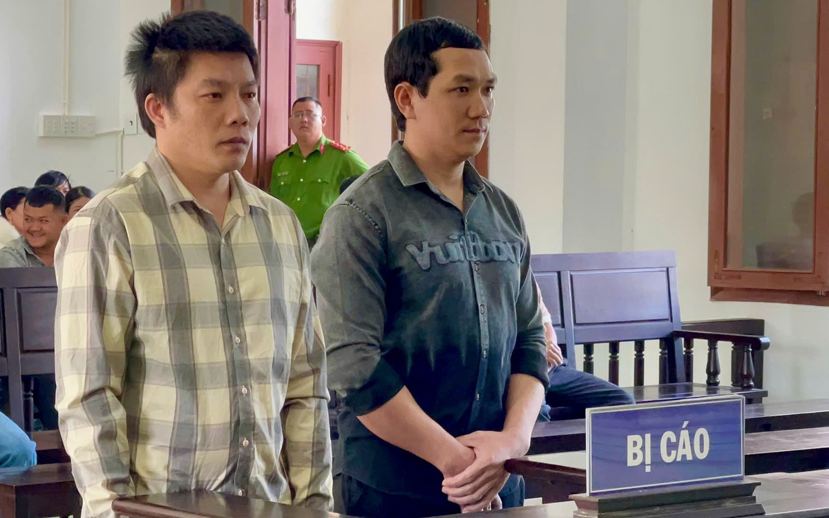 Chồng dùng gậy đánh trọng thương người đàn ông hát karaoke với vợ mình