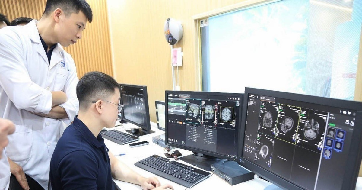 Ngã từ trên giường xuống nền nhà, bé 1 tuổi bị vỡ khí quản hiếm gặp, gãy nhiều xương sườn