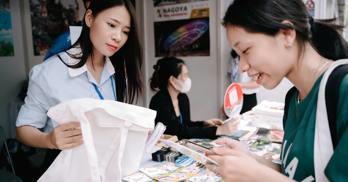 Choáng ngợp với nhiều thương hiệu lớn đang 'tưng bừng' tại Lễ hội Việt - Nhật 2025