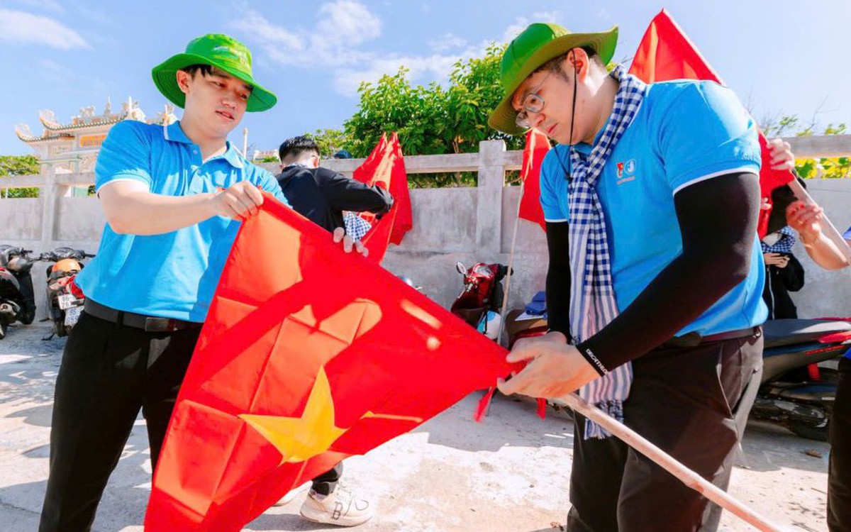 Hành trình thanh niên đến đảo Phú Quý: Để đảo gần bờ thêm nữa