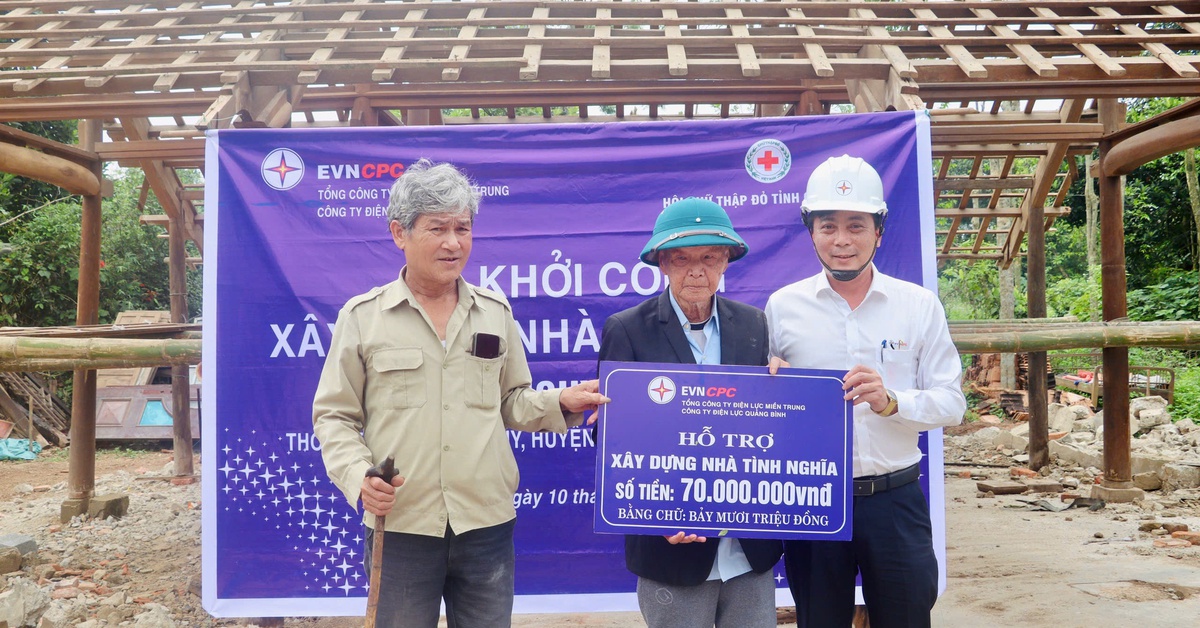 Điện lực Quảng Bình xây nhà tình nghĩa cho gia đình có công với cách mạng