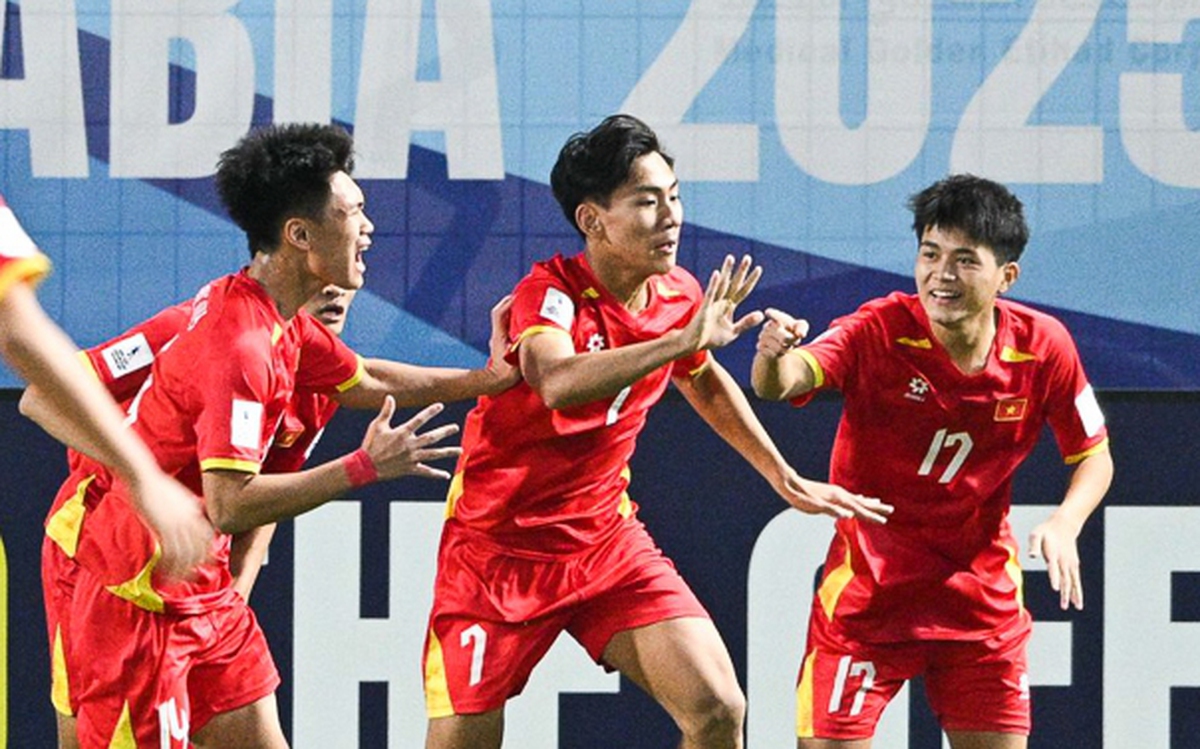 U17 Việt Nam - U17 UAE (hiệp 1): 0-0