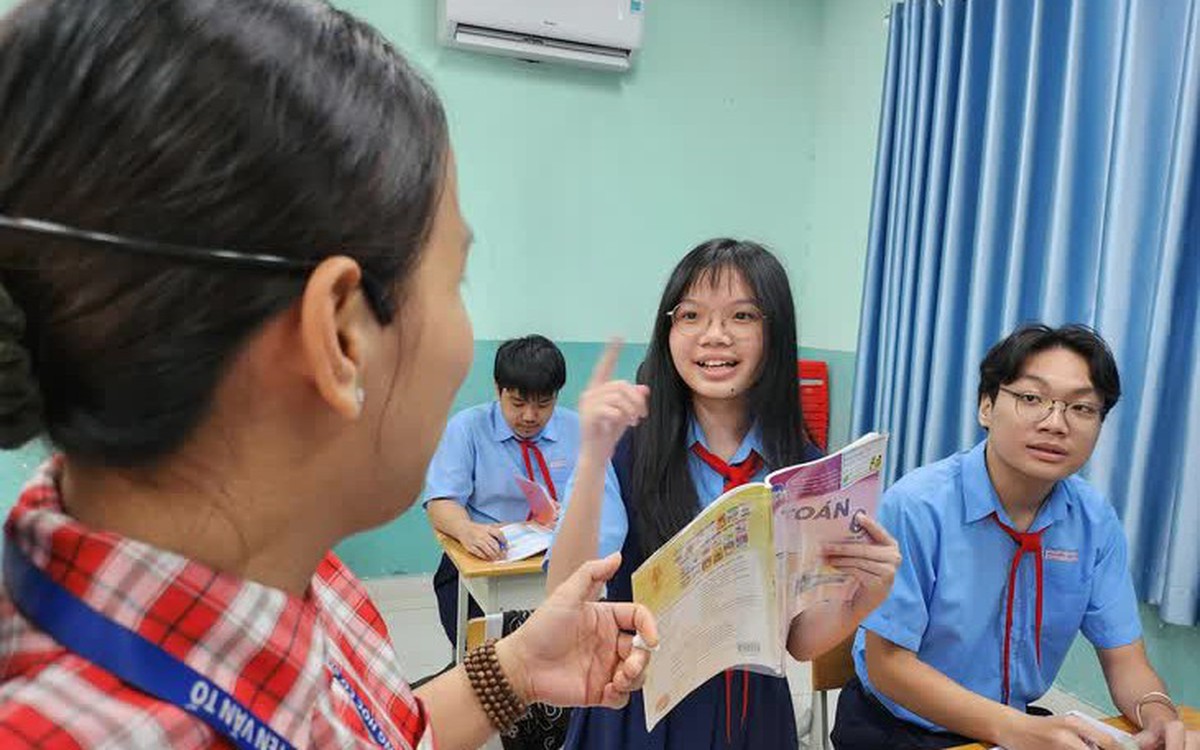 Học 2 buổi/ngày không thu phí, bất công với giáo viên, bất cập với học sinh?