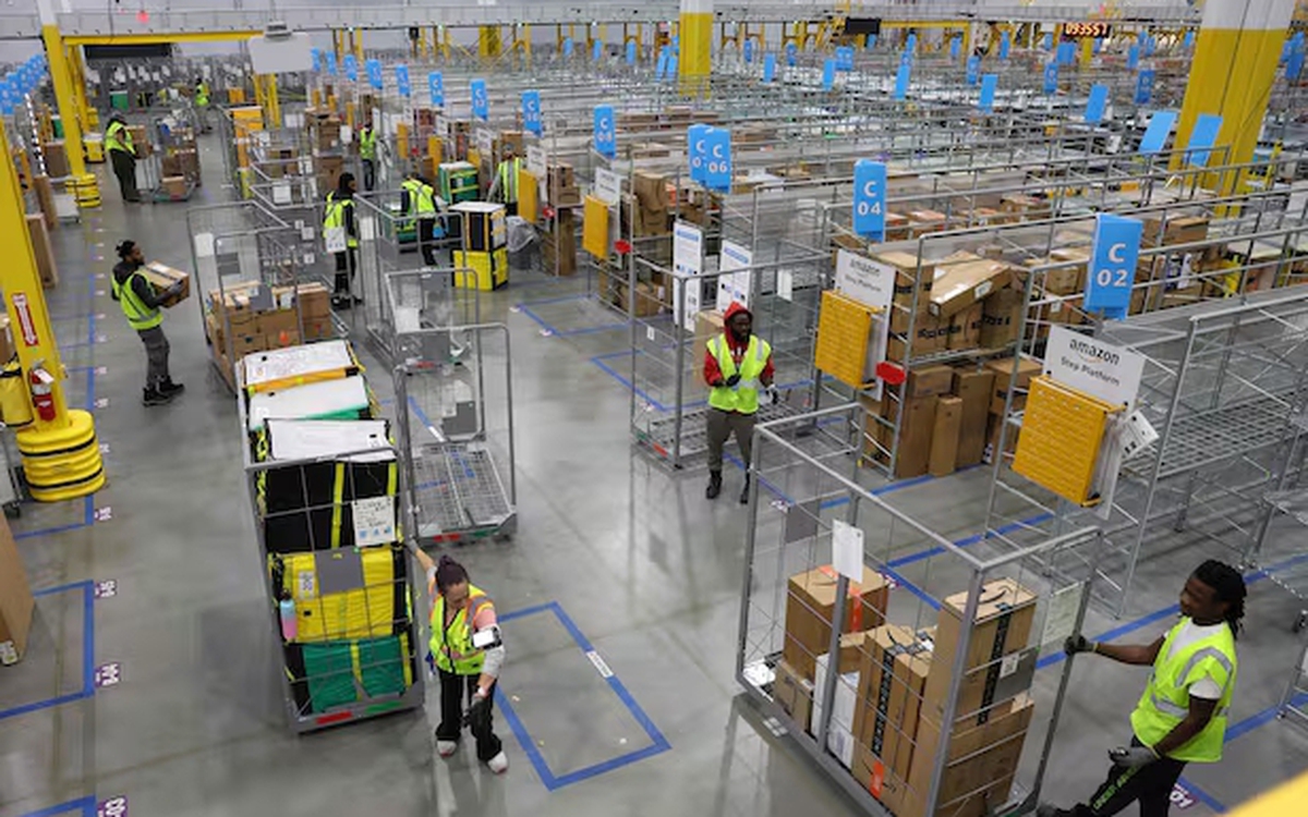 Người bán trên Amazon khóc ròng vì Mỹ áp thuế khủng hàng hóa đến từ Trung Quốc