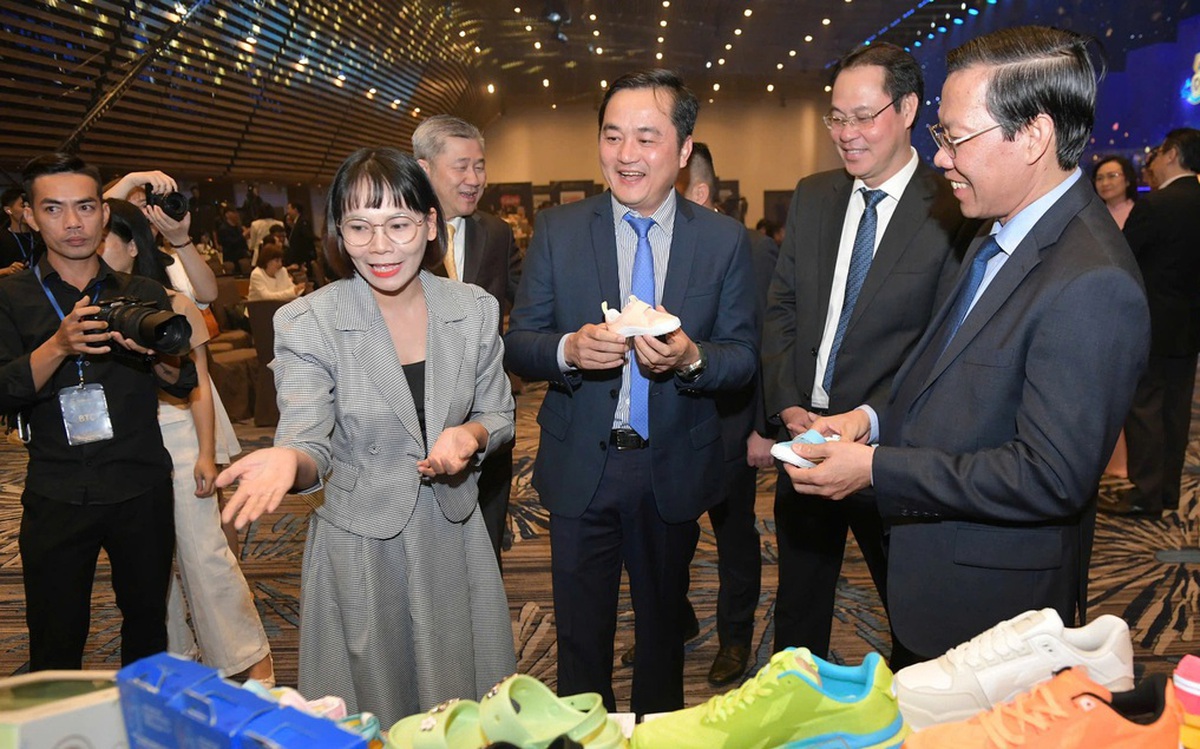 Tôn vinh 50 doanh nghiệp tiêu biểu có thương hiệu và sản phẩm chủ lực của TP.HCM