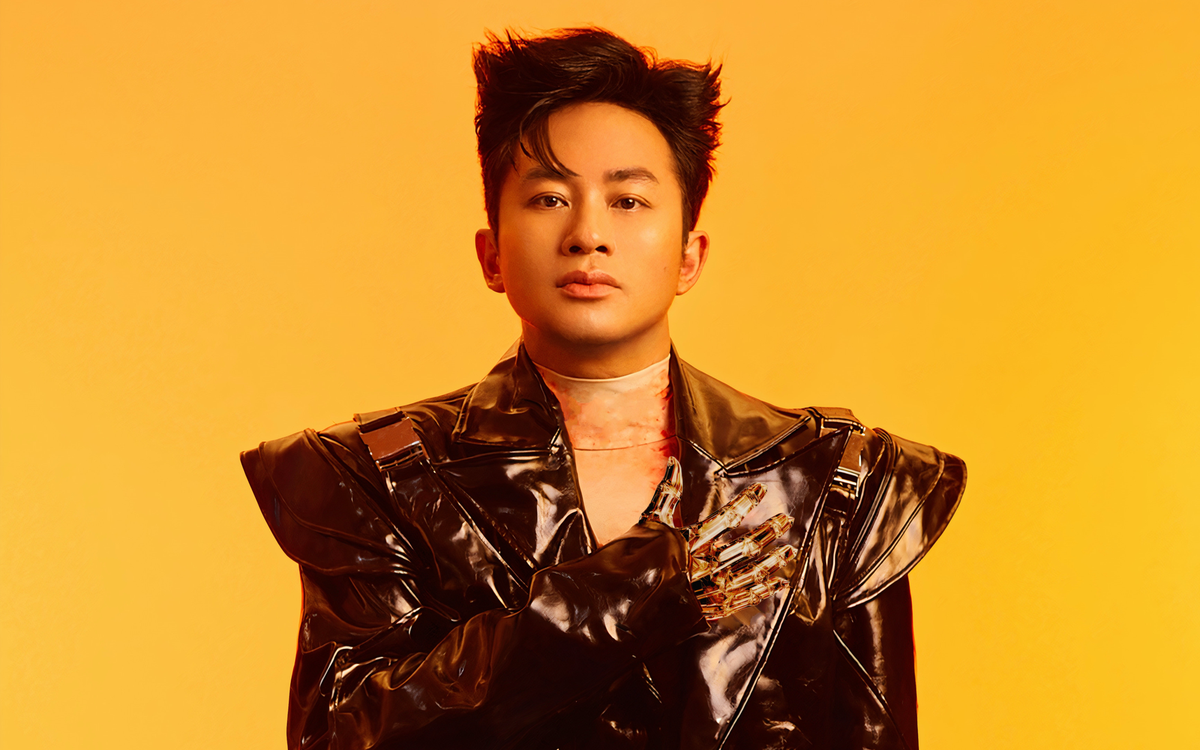 Tùng Dương hát về cha: Không hoành tráng mà giản dị, nghe rưng rưng nhớ cha kinh khủng