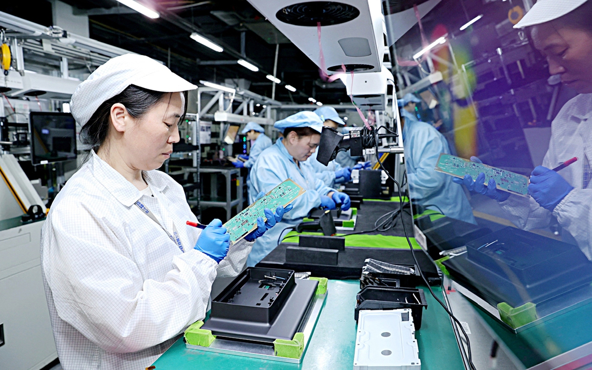 Mỹ tạm áp thuế: Thế giới cảnh giác, Trung Quốc phản kháng