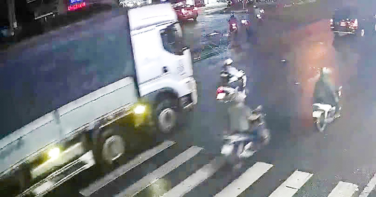 Vụ hai mẹ con bị xe tải cán tử vong ở Thủ Đức: Camera ghi lại vụ việc