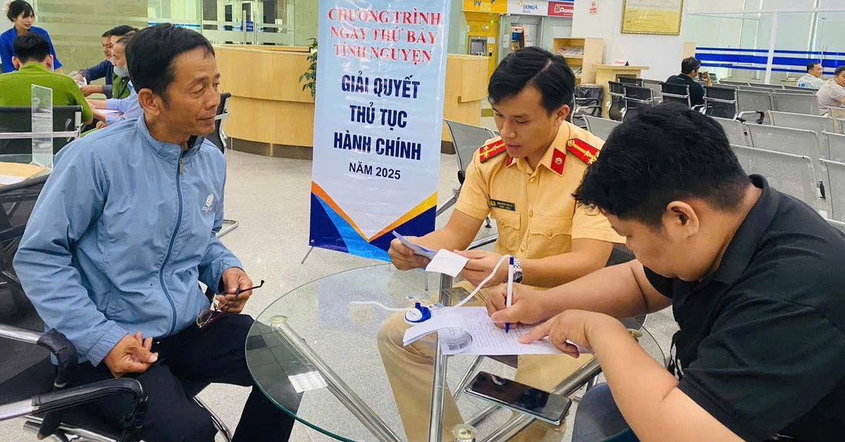 4 trường hợp chưa có giấy phép lái xe PET mà không bị cảnh sát giao thông xử phạt