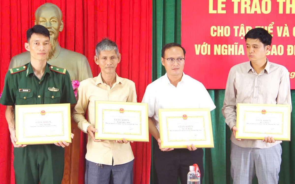 Khen thưởng 4 cá nhân, 1 tập thể cứu cô gái nhảy cầu Trần Phú ở Nha Trang