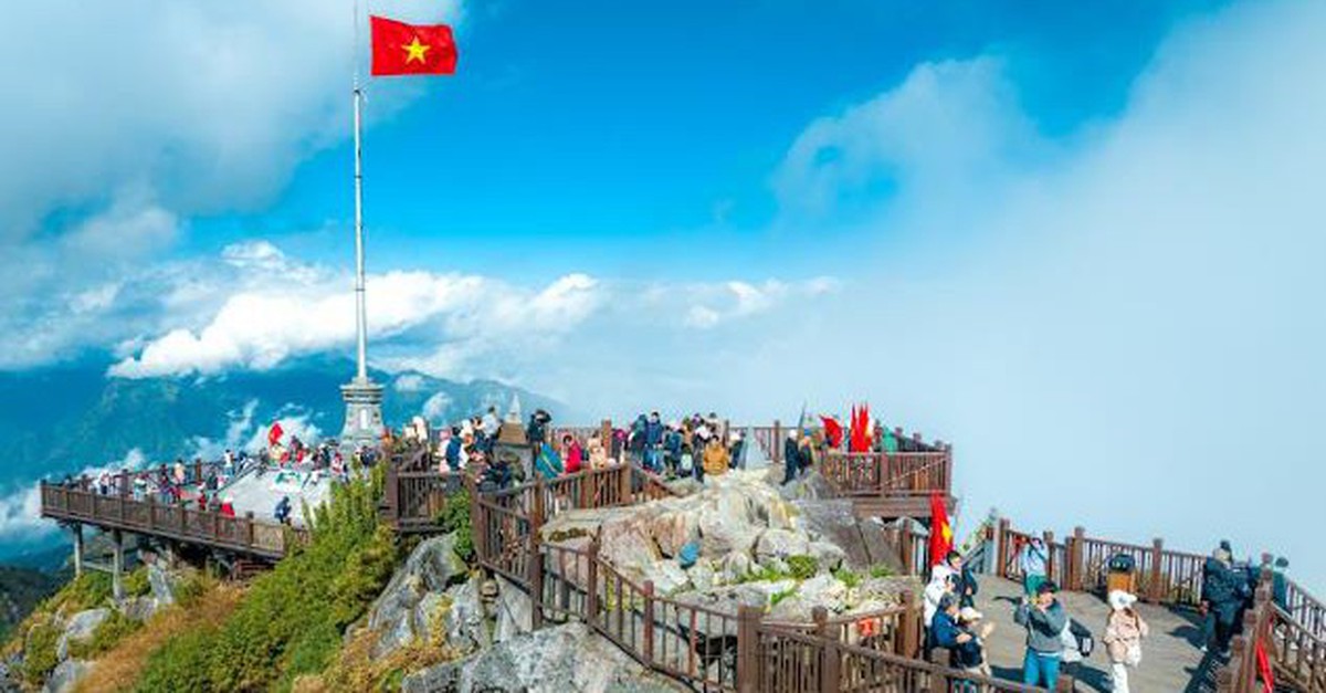 Check-in cờ đỏ sao vàng dịp lễ 30-4: có ảnh đẹp, có tự hào