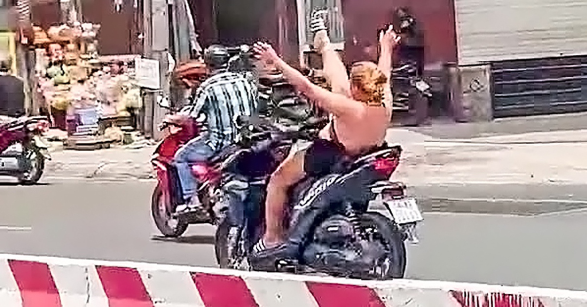 Xác minh clip cô gái chạy xe máy buông hai tay, giơ chân 'nhảy múa' ở quận 12