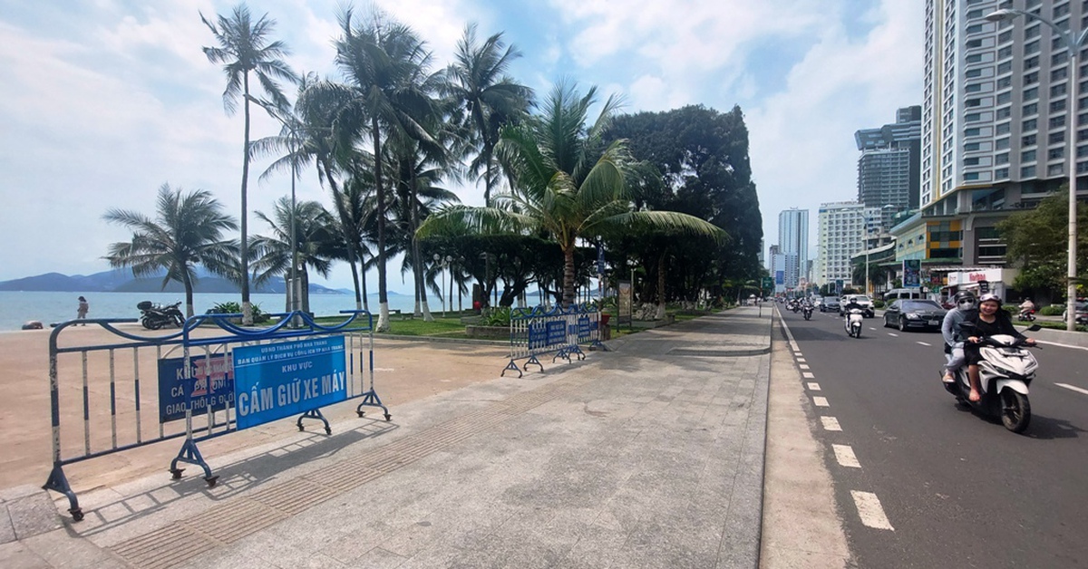 Chấm dứt giao tư nhân giữ xe thu tiền ở bãi biển Nha Trang
