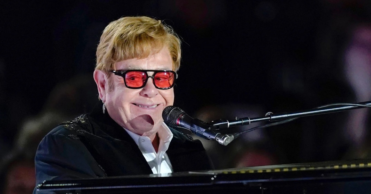 Elton John: Bảy mươi tuổi vẫn còn xuân lắm