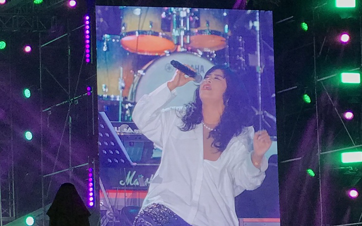 Thanh Lam và Quốc Trung khiến khán giả cười to ở Dạ hội cựu sinh viên thủ đô