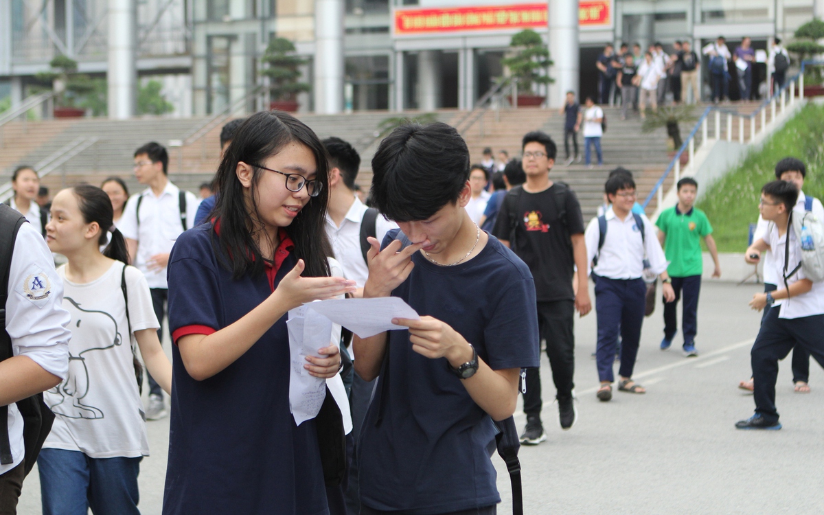 Thầy cô trường chuyên 'gỡ rối' về thi lớp 10 chuyên Hà Nội năm 2025