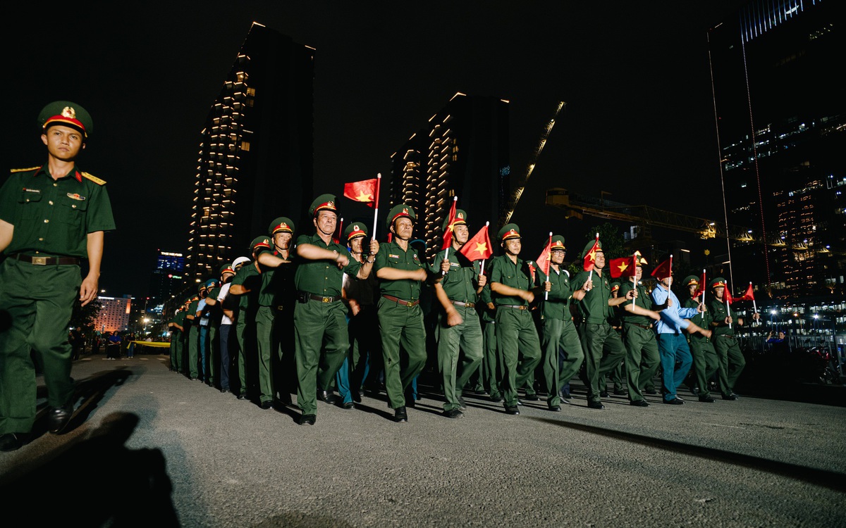 Lần đầu tiên 12 khối diễu hành hợp luyện cho đại lễ 30-4