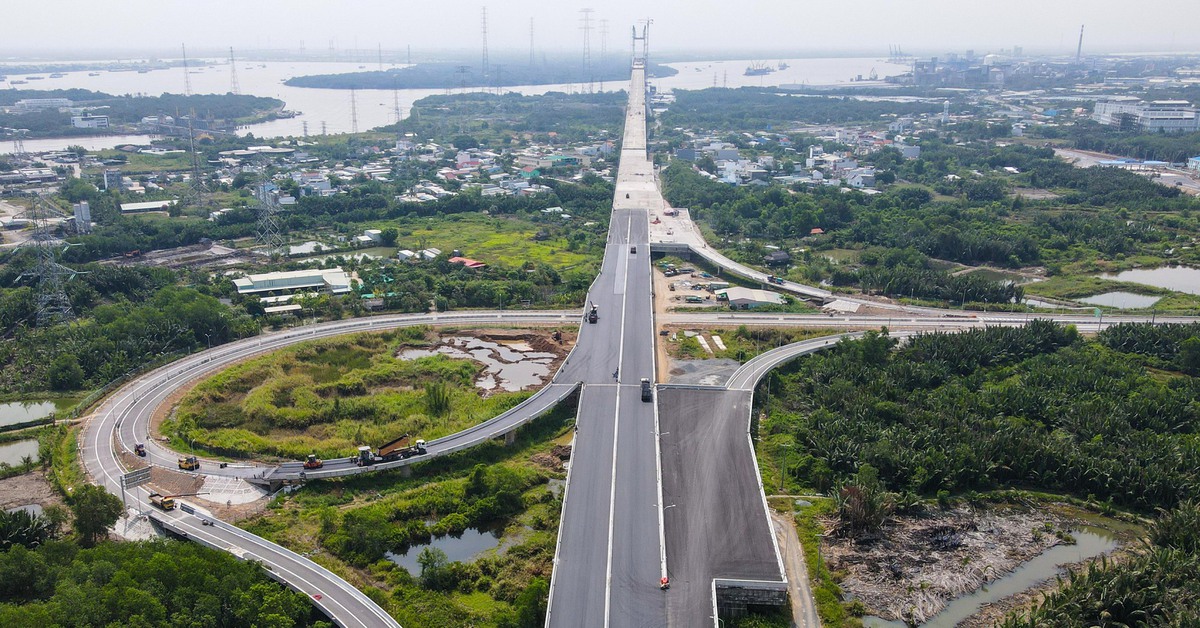 Diện mạo hơn 18km nhánh phía tây cao tốc Bến Lức - Long Thành thông xe kỹ thuật cuối tuần này