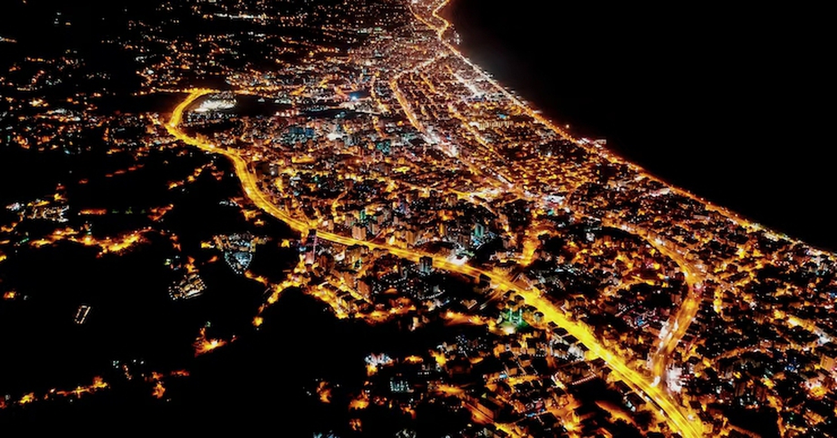 Phát hiện ô nhiễm ánh sáng làm tảo độc bùng phát