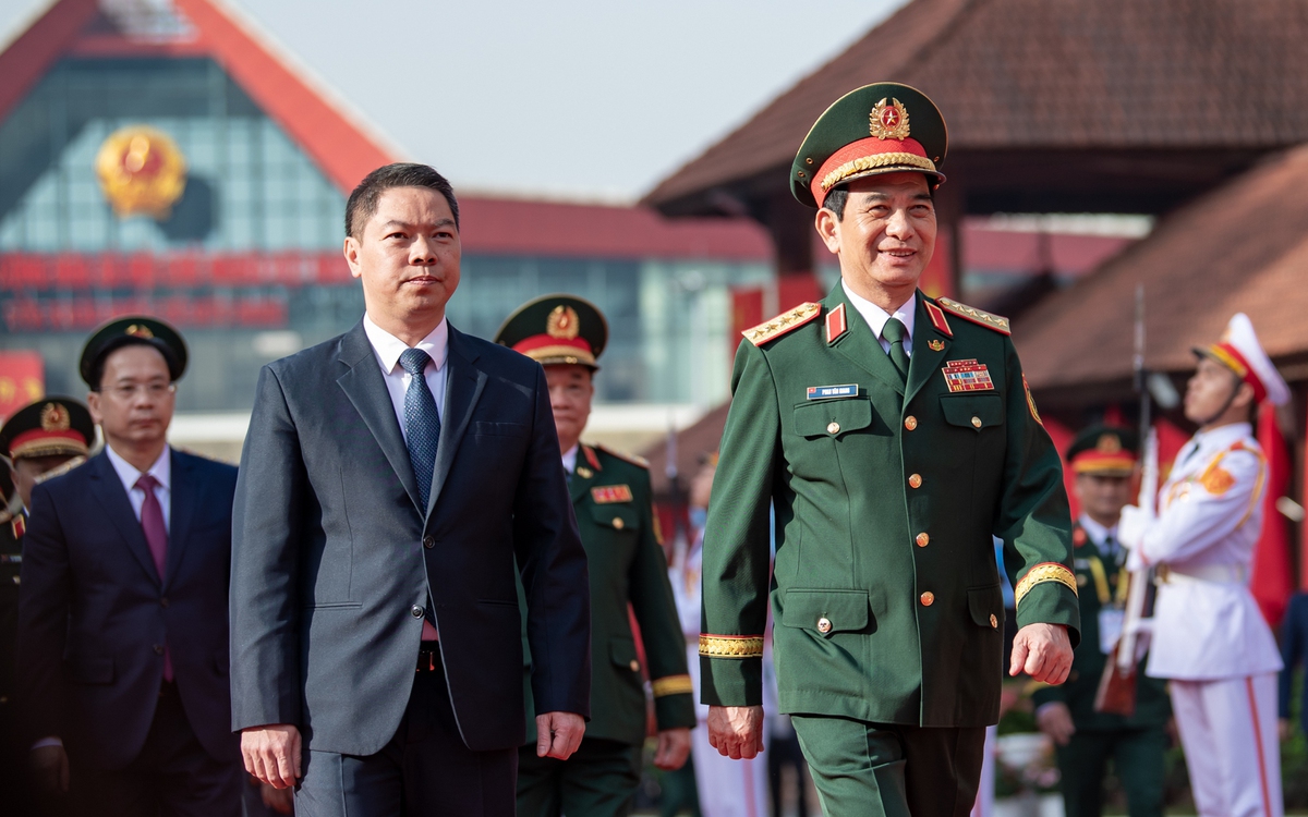 Đại tướng Phan Văn Giang bắt đầu sang Trung Quốc dự Giao lưu hữu nghị quốc phòng biên giới