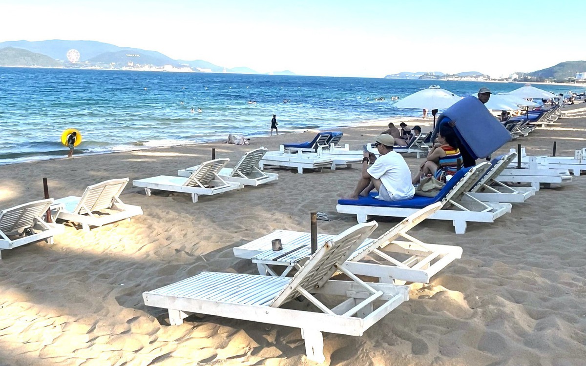 Nhiều nhà hàng, khách sạn bị xử phạt vì lấn chiếm bãi biển Nha Trang