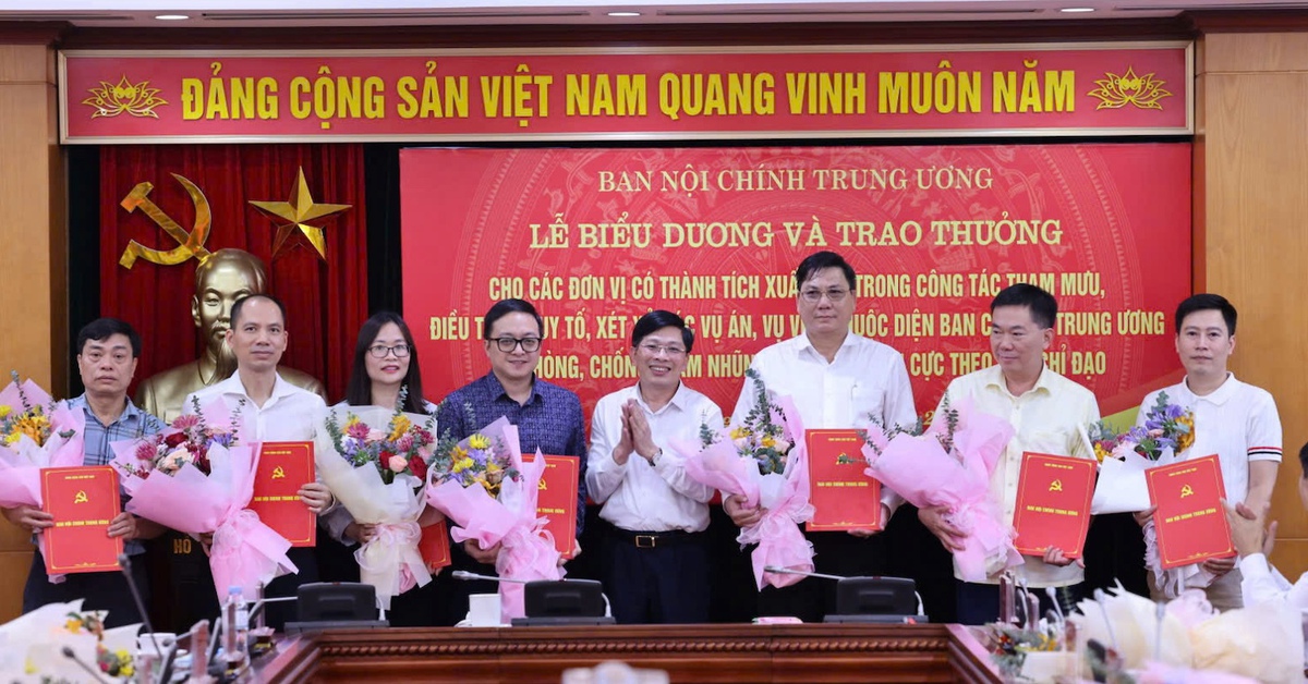Báo Tuổi Trẻ nhận thưởng của Ban Chỉ đạo Trung ương về phòng, chống tham nhũng, lãng phí, tiêu cực