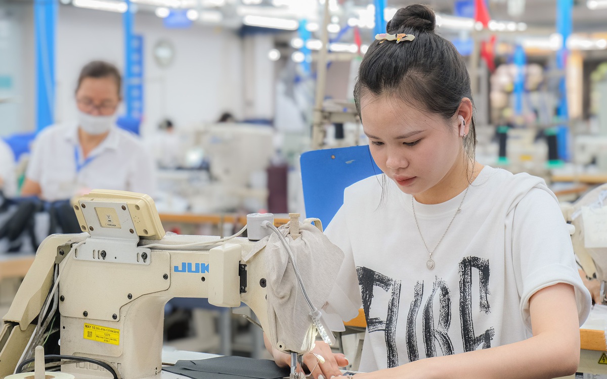 Vì sao dịp 30-4 và 1-5 nhiều nơi nghỉ lễ 5 ngày liên tiếp, có nơi chỉ nghỉ 2 ngày?