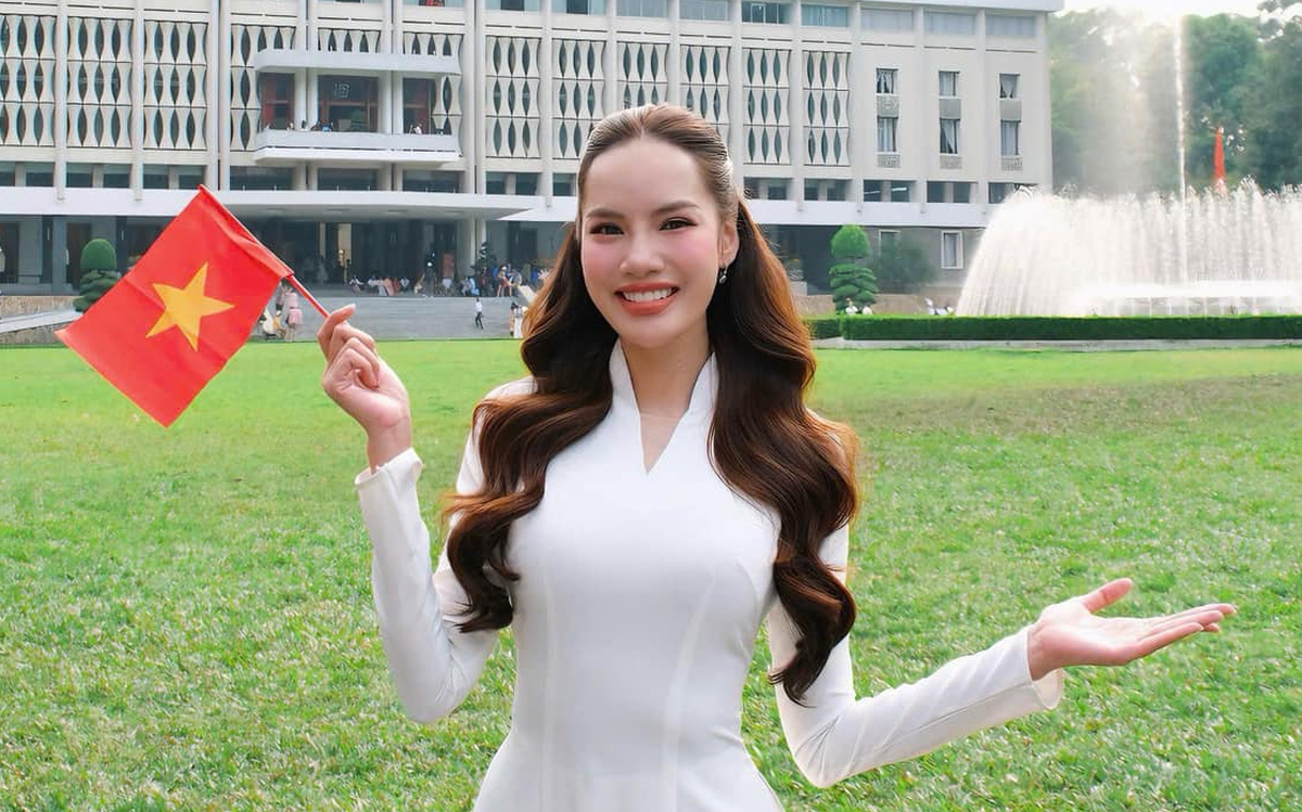 Các hoa hậu đua trend mặc áo dài khoe ảnh check-in dinh Độc Lập