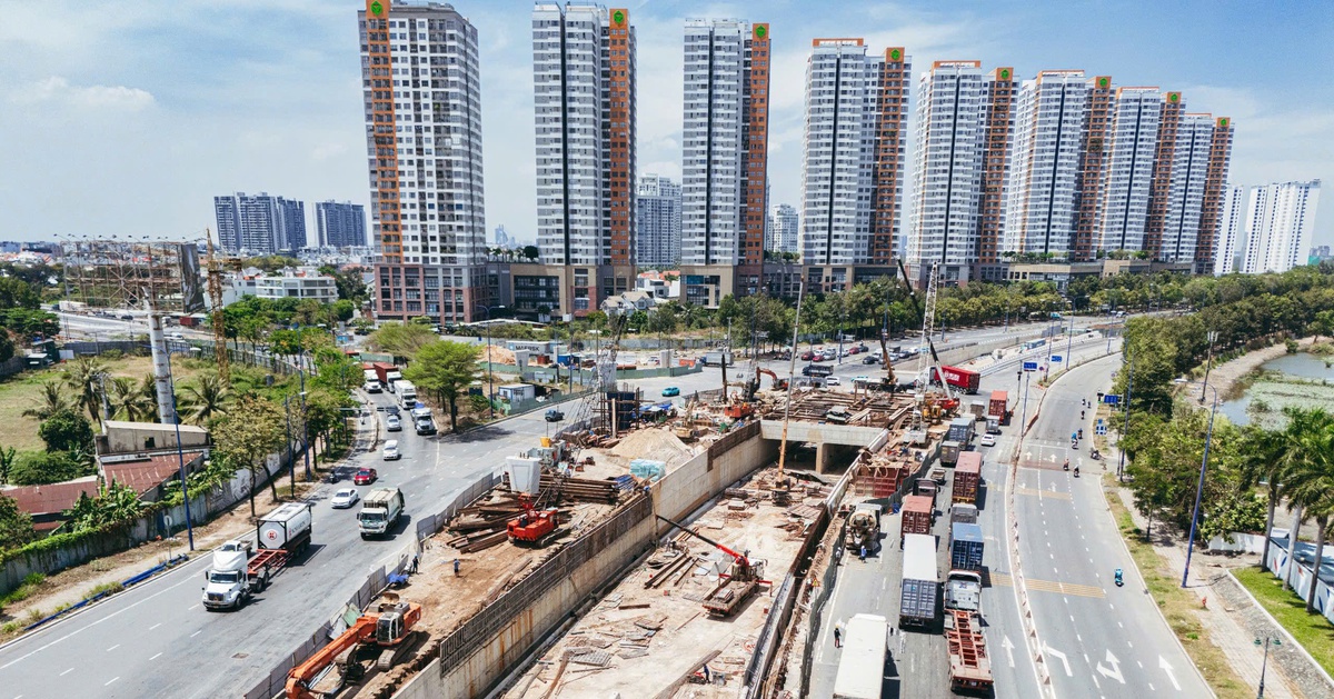 Tất bật thi công đưa hầm chui 'siêu' nút giao An Phú về đích dịp 30-4