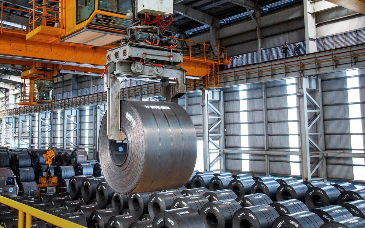 Tập đoàn Hòa Phát tiếp tục đổ 14.000 tỉ đồng vào Dung Quất để làm thép ray