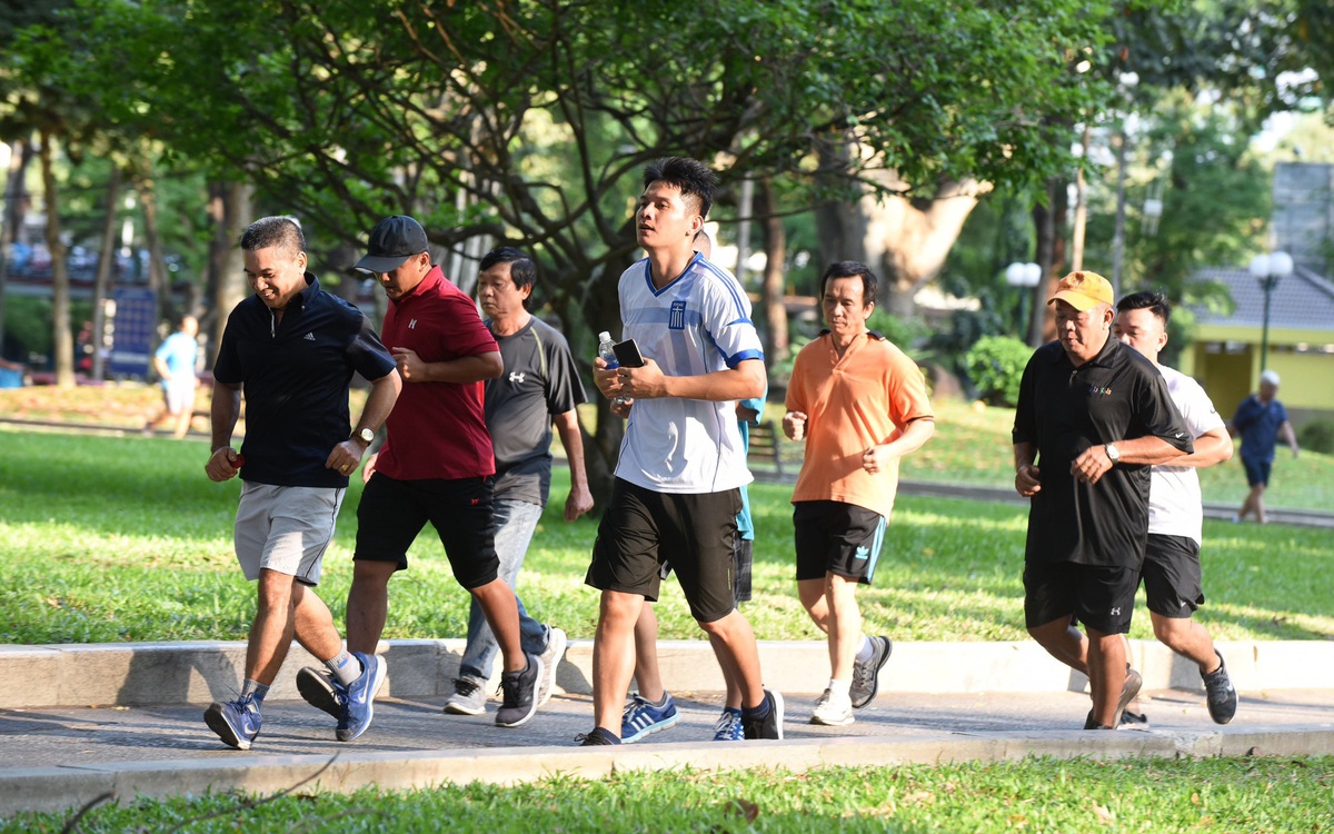 Nên đi bộ trước hay sau ăn?