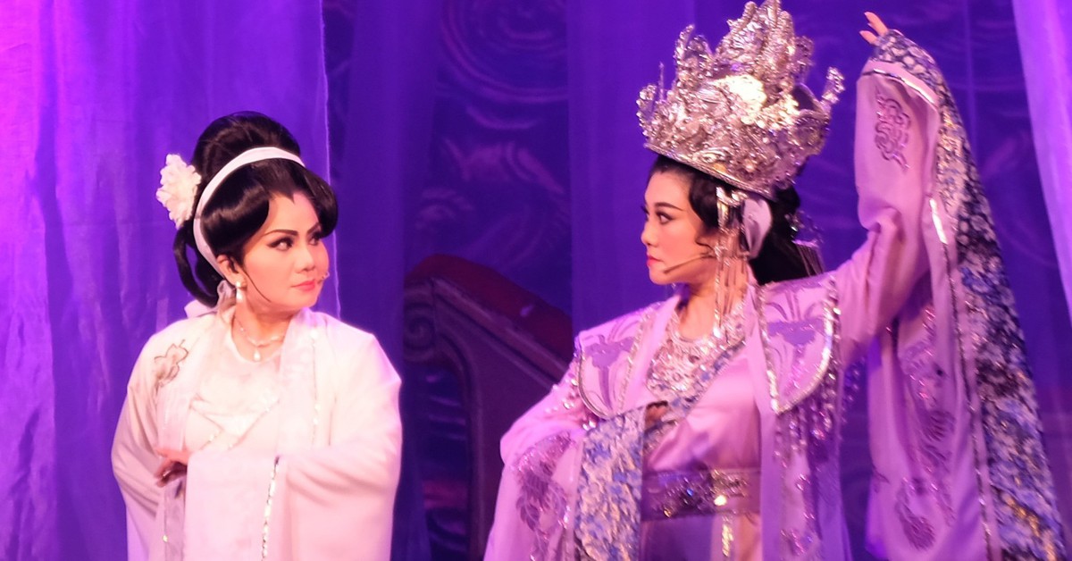 Câu thơ yên ngựa kỷ niệm 100 năm theo nghiệp hát của gia tộc lừng lẫy Minh Tơ - Thanh Tòng