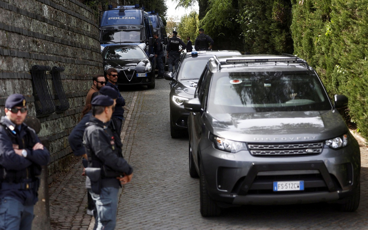 Cách đàm phán lạ thường giữa Mỹ - Iran: Đến Ý, nhờ Oman làm trung gian, vào 2 căn phòng