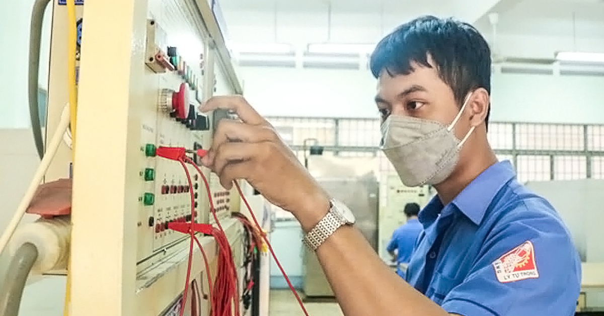 Lạ lùng sinh viên chưa tốt nghiệp trung cấp vẫn được học cao đẳng?