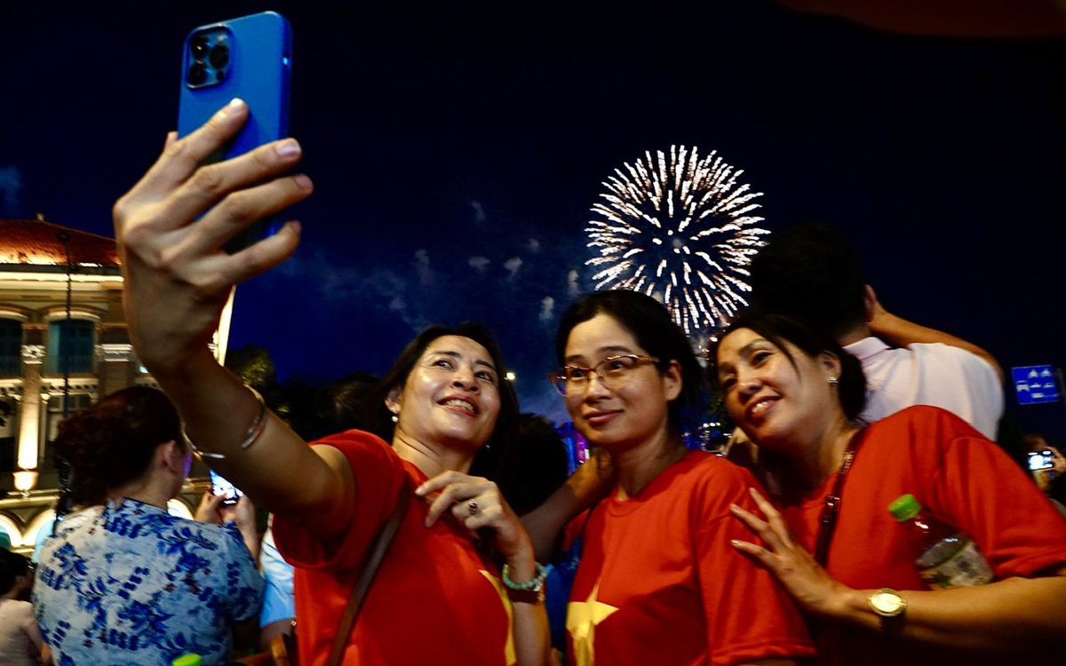 Rực rỡ pháo hoa mừng đại lễ 30-4