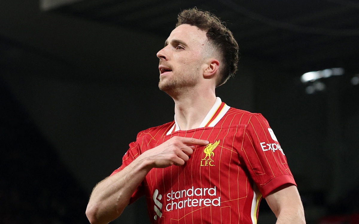 Liverpool đánh bại Everton, tiến gần ngôi vương Premier League