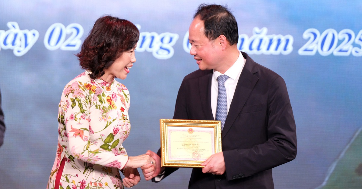Tôn vinh 50 gia đình nhân kỷ niệm 50 năm giải phóng Đà Lạt