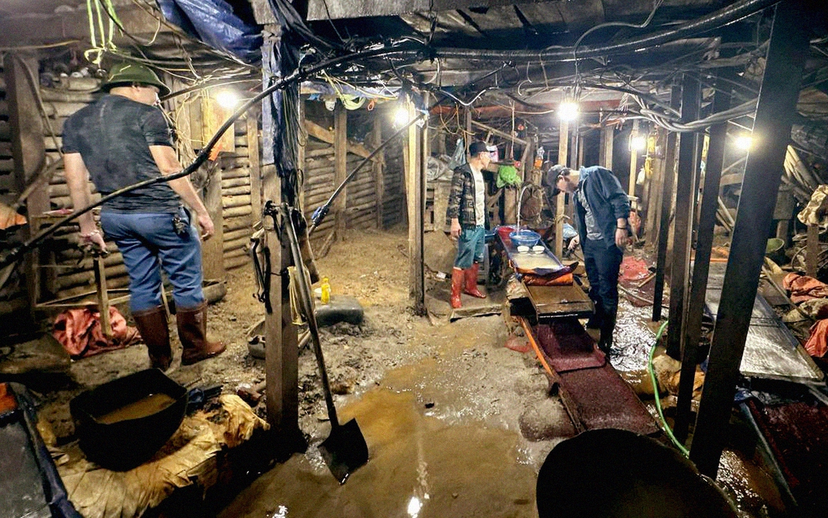 Triệt phá đường dây cung cấp xyanua, thuốc nổ và khai thác vàng trái phép