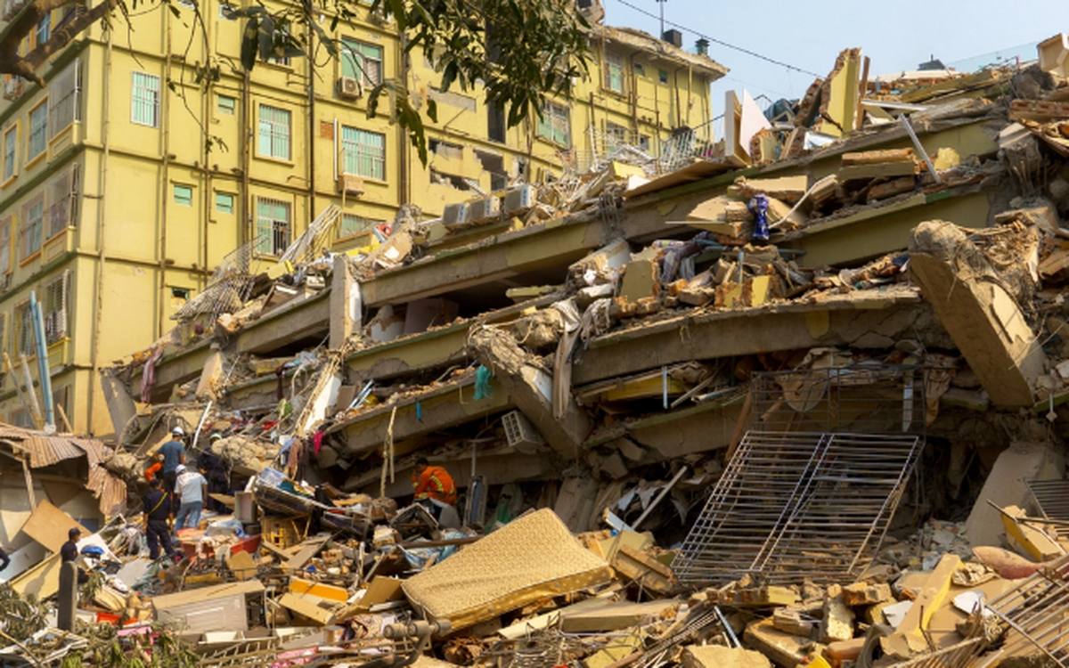 Một người đàn ông ở Myanmar mất 170 người thân, bạn bè do động đất